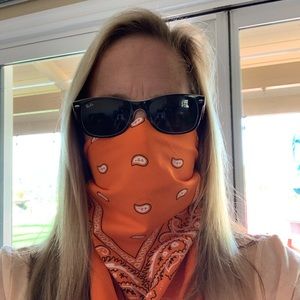 Meet your Posher, Denise